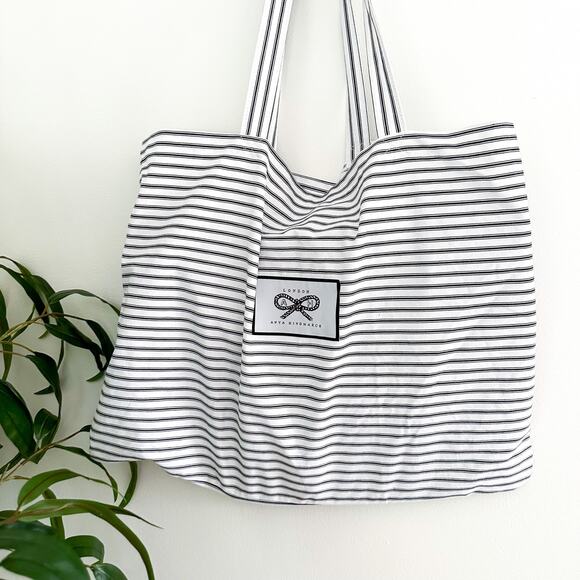 Anya Hindmarch Patent Leather Tassel Tote Bag Black with Dust Bag - Picture 9 of 11